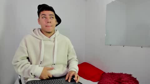 LUCAS TORREZ online show from February 16, 6:22 am