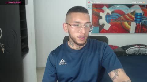 Snapshot of lucavanden chatting on October 28, 10:45 pm Luca Vanden online show from October 28, 10:45 pm