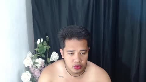 Luciferhotcum online show from February 25, 11:30 am