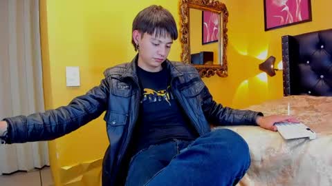 luckk_ online show from June 30, 8:04 am