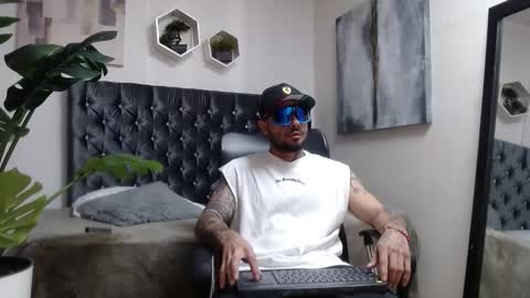 lucky_smith1 online show from December 21, 8:39 pm