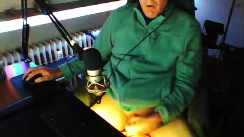        call me  Stefan online show from October 10, 5:51 pm