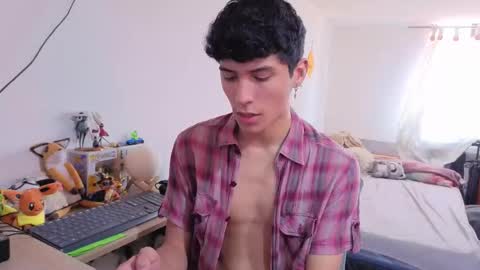 Lu Independent Model online show from March 2, 4:47 pm