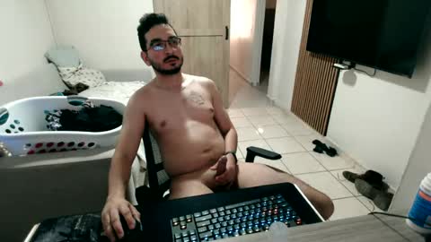 luis_flr online show from June 16, 3:36 pm
