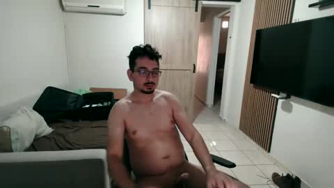 luis_flr online show from October 6, 3:17 pm