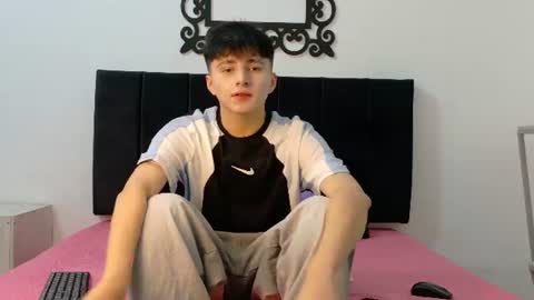 lunaydream online show from July 6, 11:40 am