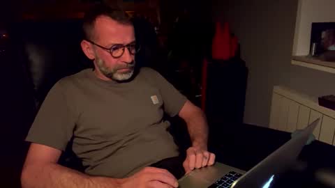 Snapshot of lure4beef chatting on January 25, 4:35 pm lure4beef online show from January 25, 4:35 pm