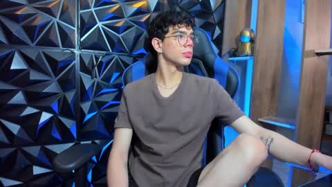 luuck online show from March 4, 4:36 pm