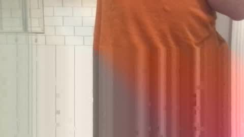 lvguynextdoor440656 online show from April 1, 12:34 am