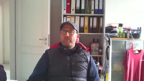 Snapshot of macfly67 chatting on January 20, 12:18 pm macfly67 online show from January 20, 12:18 pm