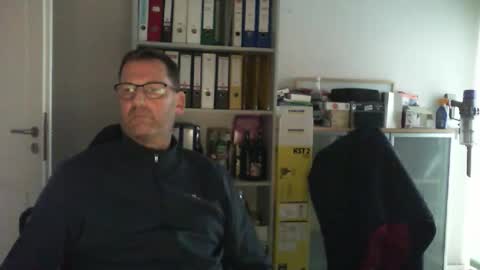 Snapshot of macfly67 chatting on October 5, 4:11 pm macfly67 online show from October 5, 4:11 pm