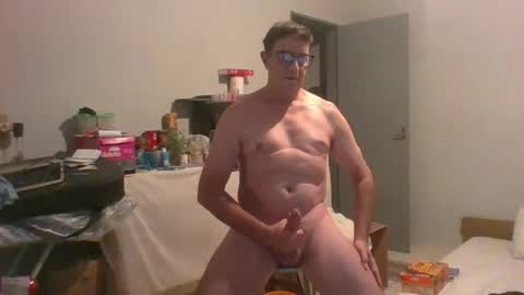 MACHOLIVRE online show from February 12, 6:30 am