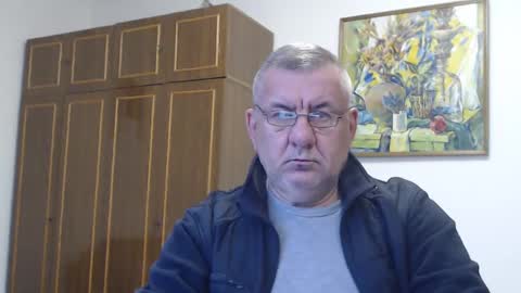 Macho online show from December 8, 12:52 pm