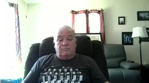 mackdocc001 online show from September 20, 3:12 pm