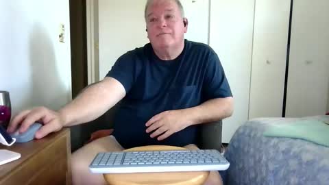 mackdocc001 online show from February 23, 5:25 pm