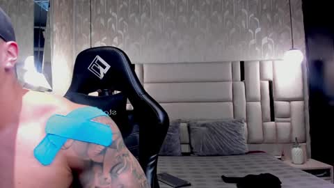 Snapshot of maddox_santana chatting on December 7, 2:31 am Maddox Santana online show from December 7, 2:31 am