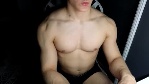 Sexyboymadison online show from February 26, 10:33 pm