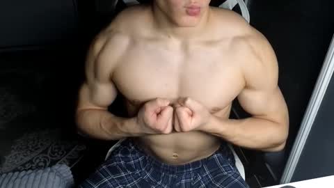 Sexyboymadison online show from November 12, 11:31 pm