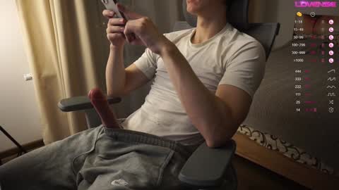 Snapshot of maestro3369 chatting on December 4, 3:21 pm Mike XMaestro 3369 online show from December 4, 3:21 pm