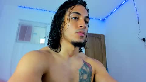 Magic Mike online show from November 3, 5:48 pm