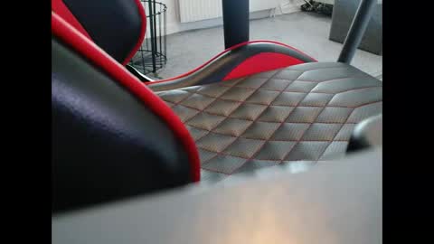 mailtomackans online show from April 24, 10:28 am