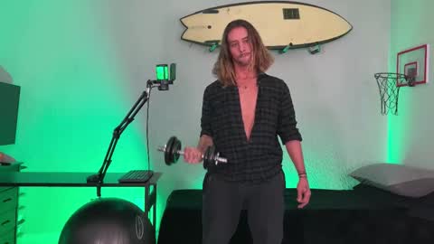 Mack  Makingmoans Twitter online show from January 16, 5:16 pm