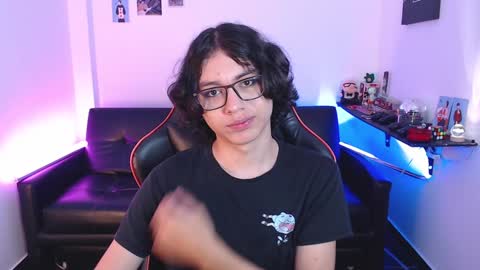 Snapshot of malik_harrison_ chatting on December 15, 3:53 pm Malik  online show from December 15, 3:53 pm