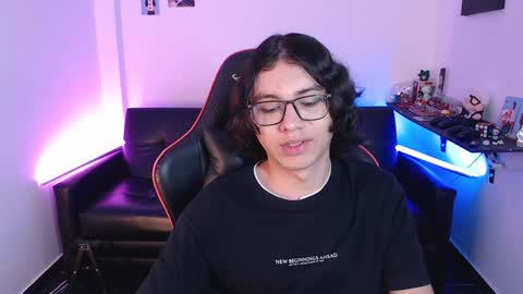 Snapshot of malik_harrison_ chatting on January 17, 4:15 pm Malik  online show from January 17, 4:15 pm