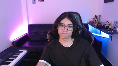 Snapshot of malik_harrison_ chatting on February 4, 3:47 pm Malik  online show from February 4, 3:47 pm