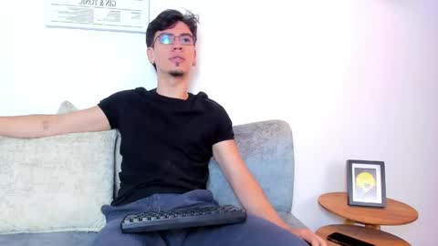 manu online show from March 18, 12:30 pm