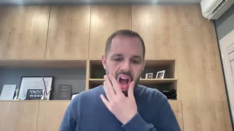 manynaaames online show from December 31, 7:53 am