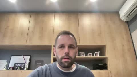 manynaaames online show from December 23, 7:28 am