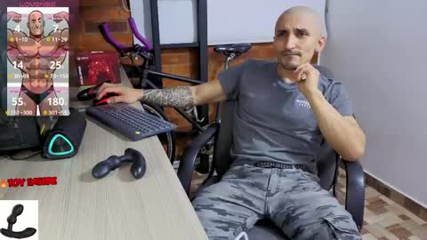 Marck  Independent model  online show from April 19, 4:01 am