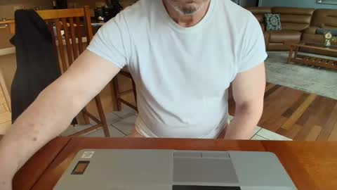 Mark online show from March 1, 3:05 pm