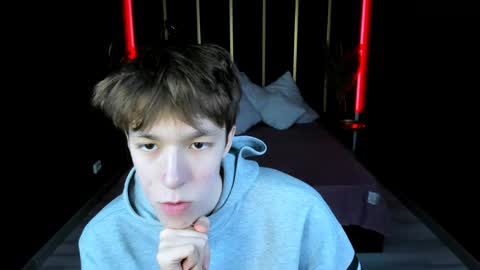 Mark online show from May 25, 11:27 am