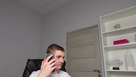 MARK KARSON online show from February 13, 6:57 pm