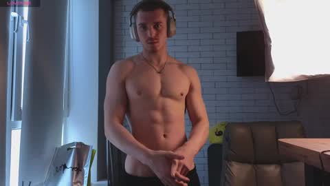 Mark online show from December 6, 8:05 am