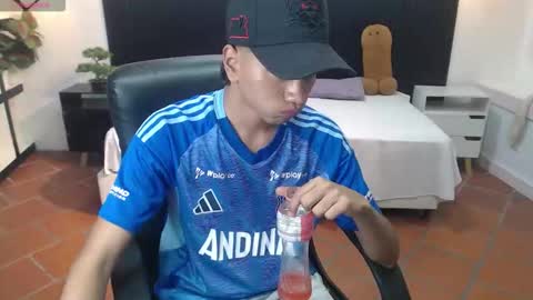 markbowie online show from December 2, 8:34 pm