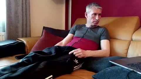 Markus081976 online show from April 19, 2:27 pm