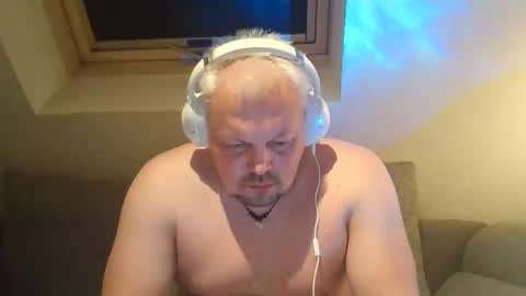 mars0481 online show from April 3, 7:10 pm