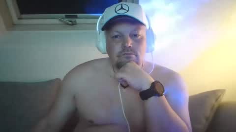 mars0481 online show from March 21, 7:07 pm