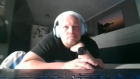 mars0481 online show from April 4, 11:02 pm