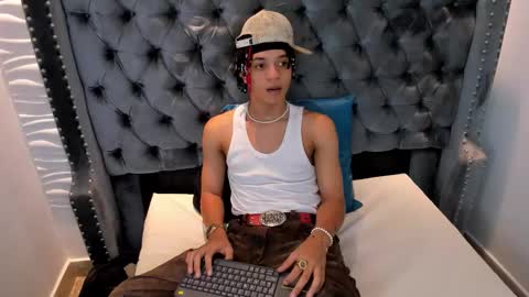 MARSHALL online show from November 21, 1:43 pm