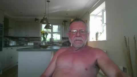 martinrgbxxxx online show from May 25, 8:09 am