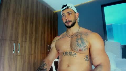 massimo online show from April 18, 9:25 pm