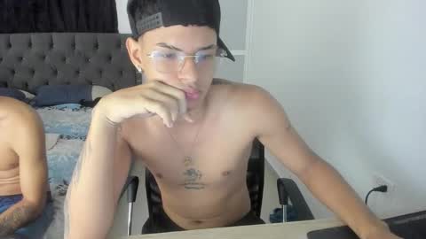 Snapshot of master_boy28 chatting on October 21, 12:58 am master_boy28 online show from October 21, 12:58 am