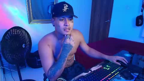 master_nauthy12boy online show from June 3, 4:47 am