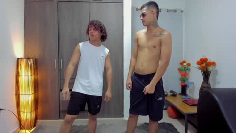 Team Cris Darwin- Fernando- Stiven- David online show from February 5, 11:23 am