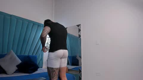 mateo_dilucajs1 online show from January 16, 11:40 pm