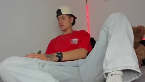 mateo_escobar online show from November 12, 12:49 am